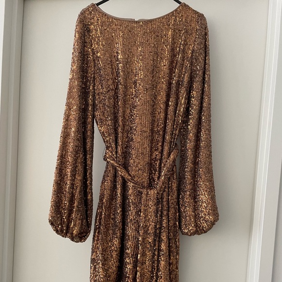 Portmans Dresses & Skirts - Portmans sequin dress